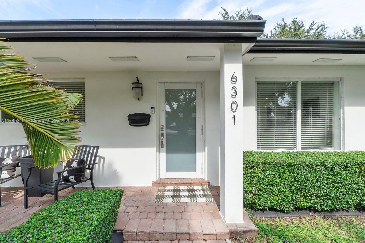 6301 Lake Geneva Rd, Miami Lakes, Florida image 1