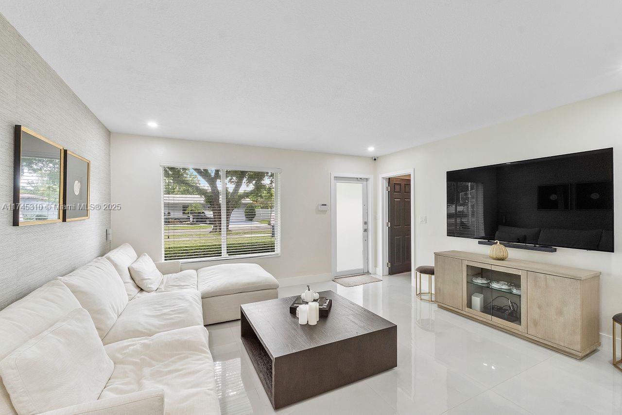 6301 Lake Geneva Rd, Miami Lakes, Florida image 32