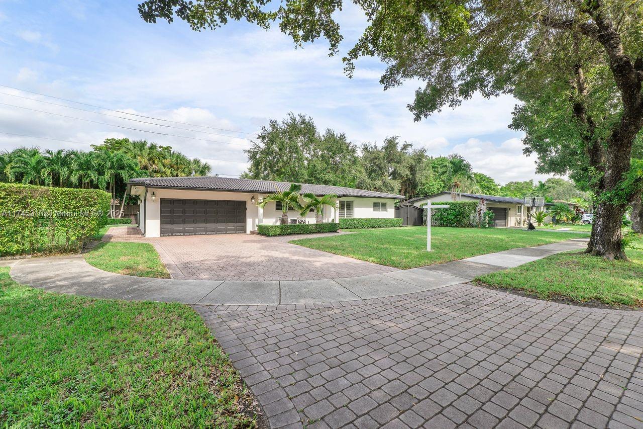 6301 Lake Geneva Rd, Miami Lakes, Florida image 8