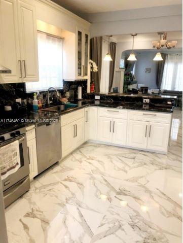 Residential, Hollywood, Florida image 28