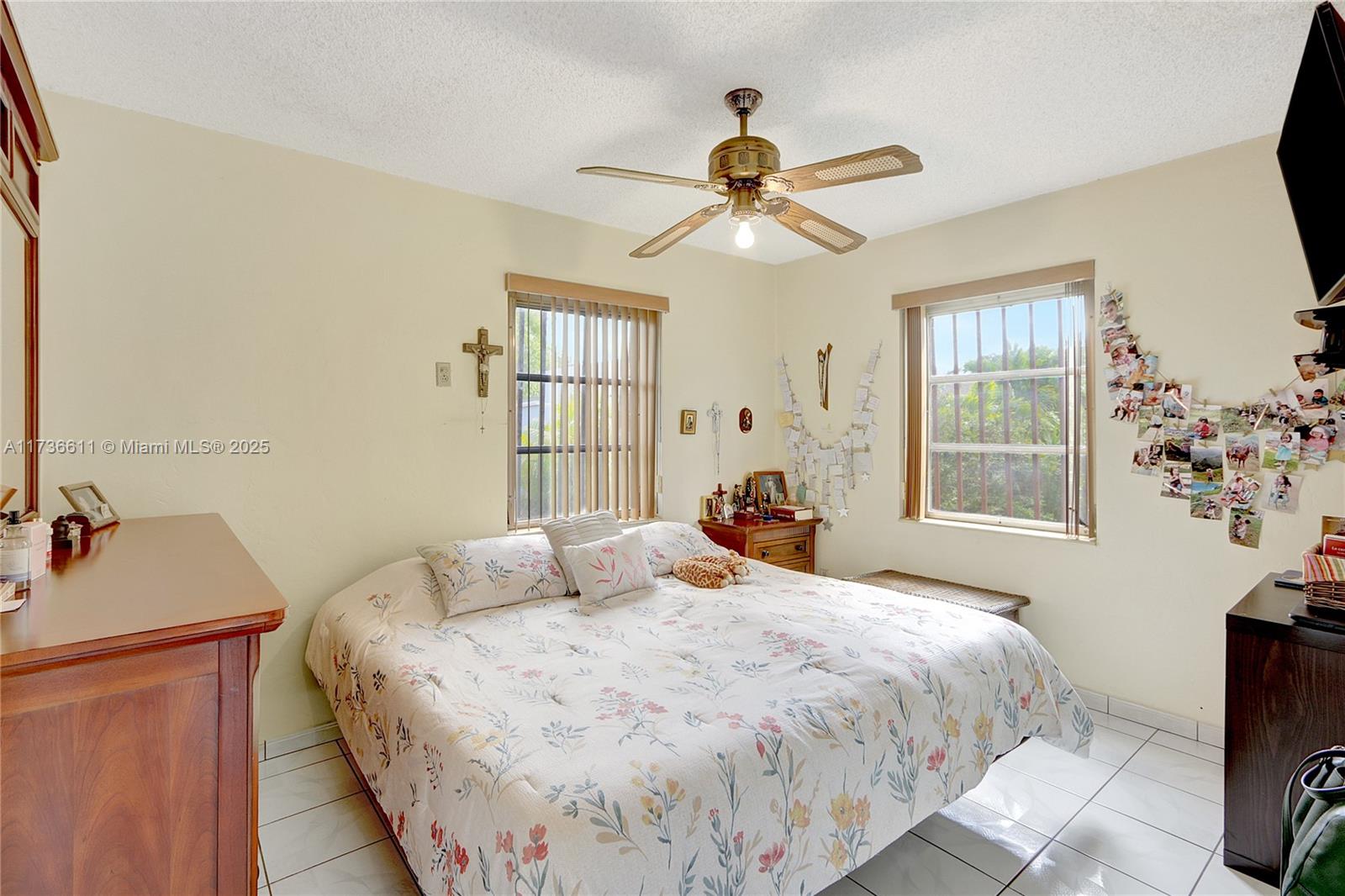 2780 NW 6th St