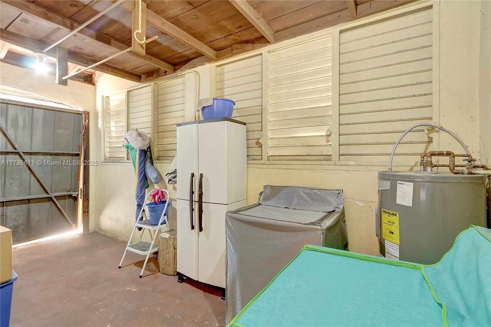 2780 NW 6th St