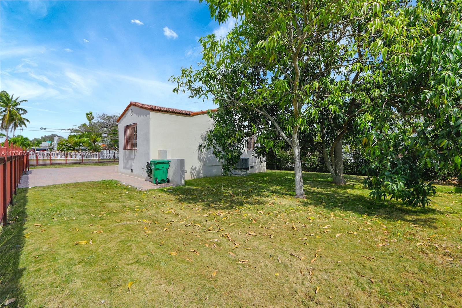 2780 NW 6th St