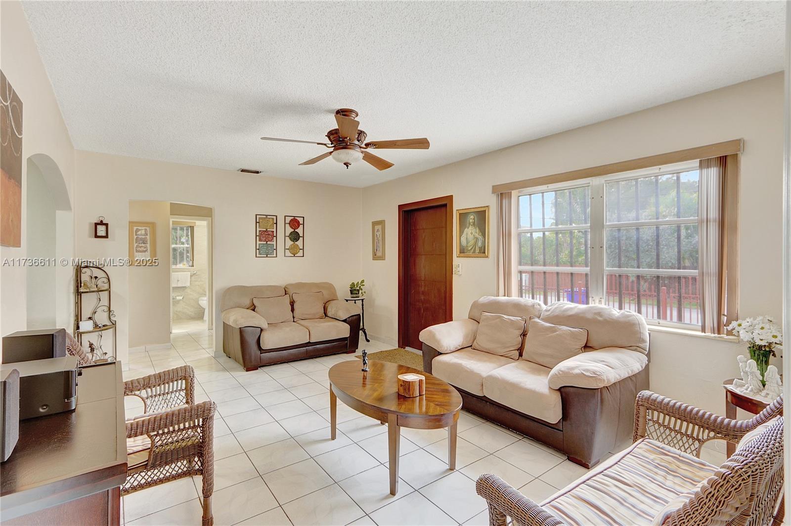 2780 NW 6th St