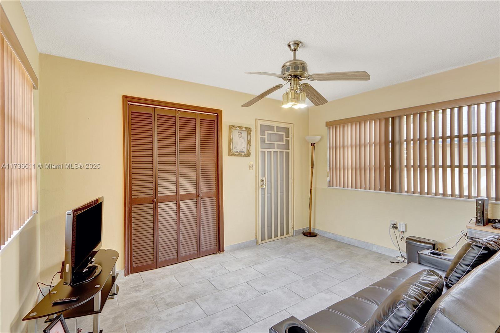 2780 NW 6th St