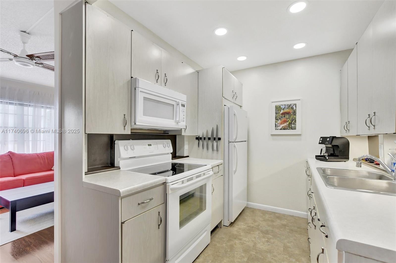 3034 Harwood D #3034, Deerfield Beach, Florida image 7