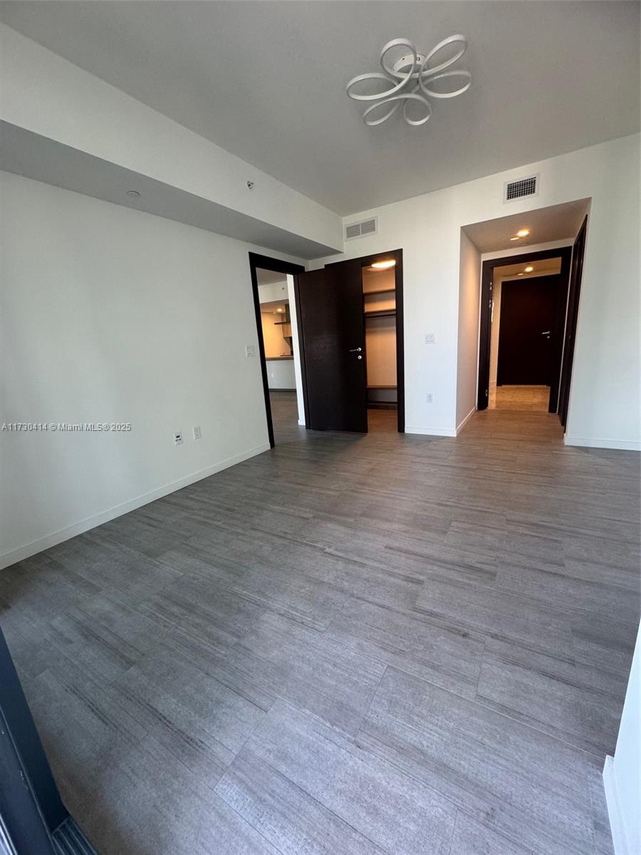 1000 Brickell Plz #3214, Miami FL 33131