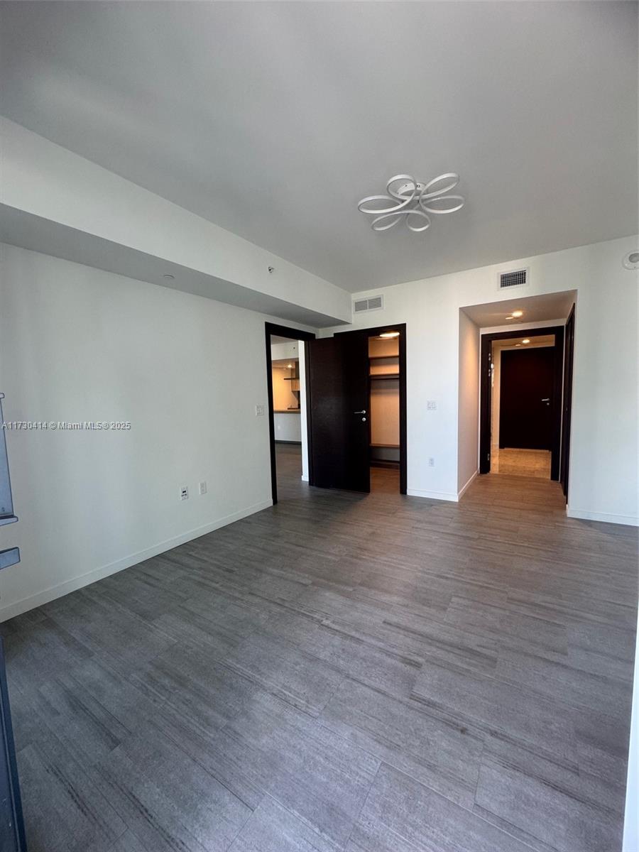1000 Brickell Plz #3214, Miami FL 33131