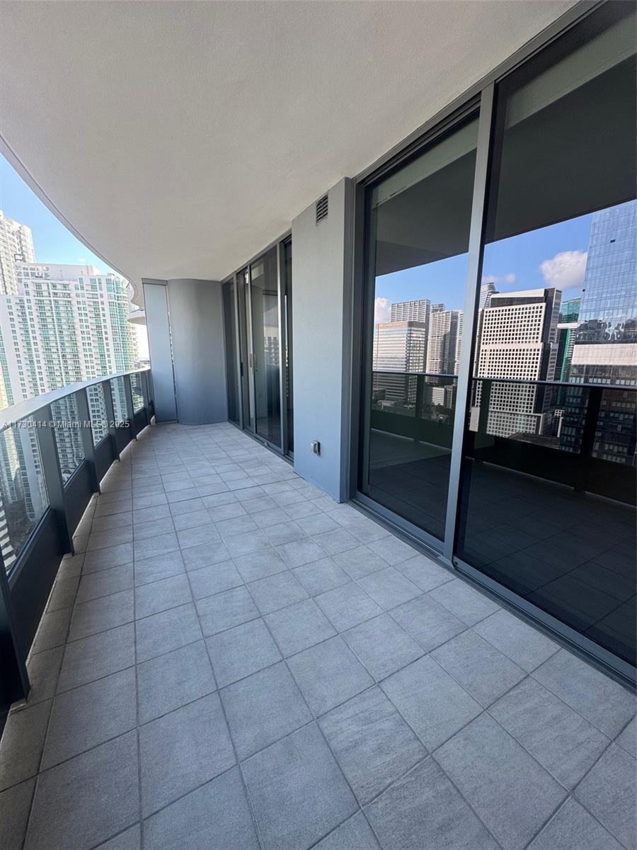 1000 Brickell Plz #3214, Miami FL 33131
