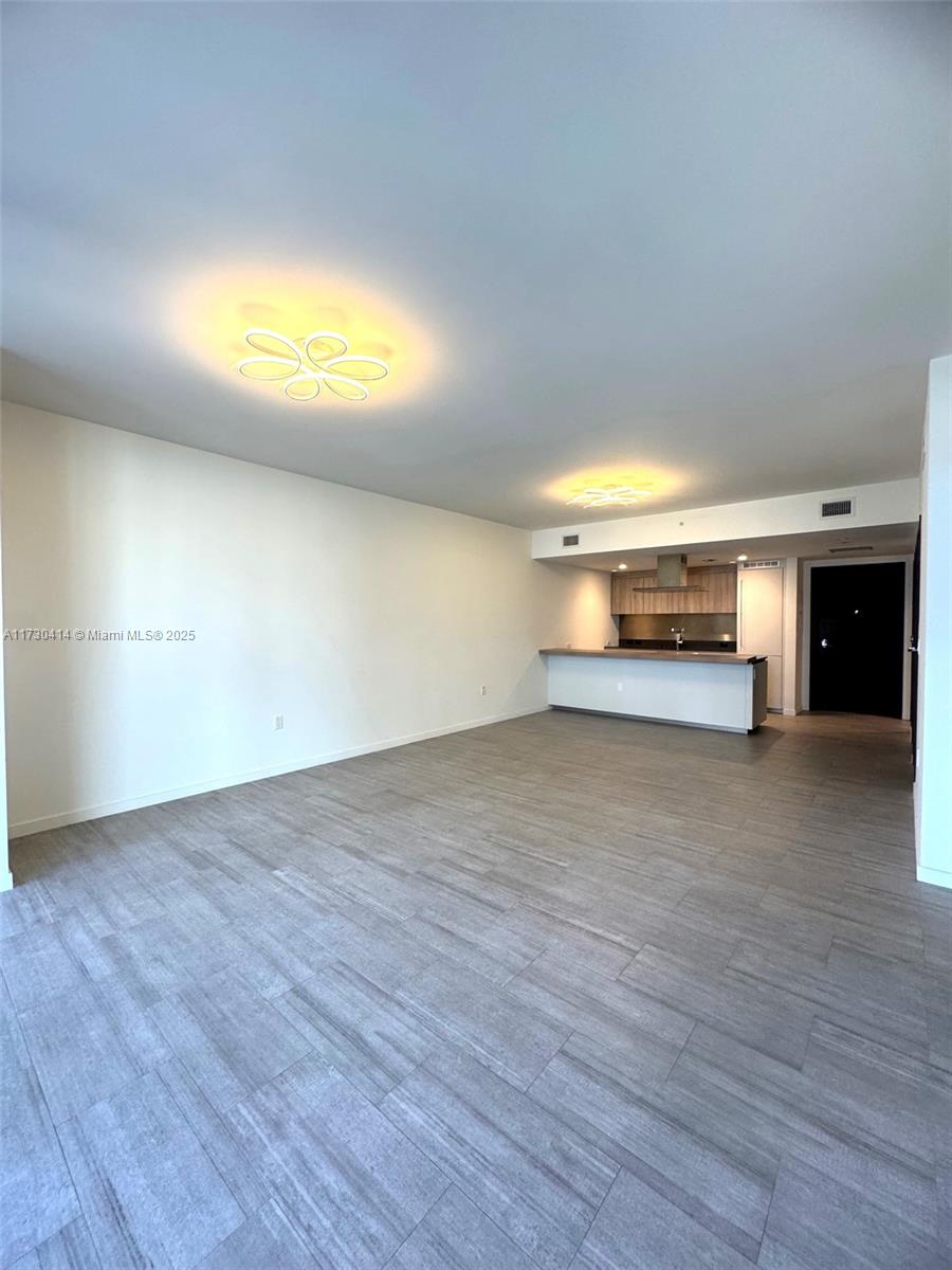 1000 Brickell Plz #3214, Miami FL 33131