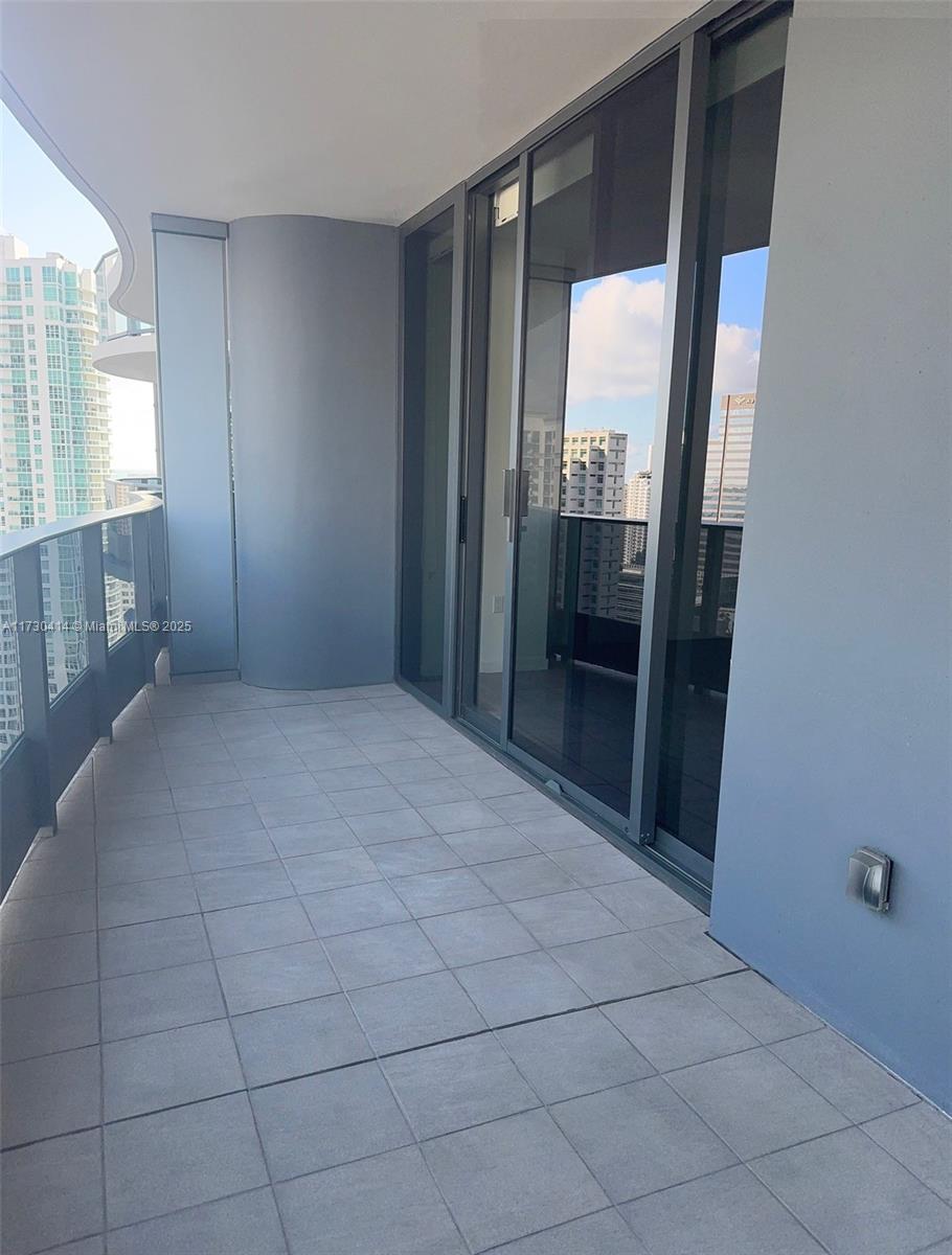 1000 Brickell Plz #3214, Miami FL 33131