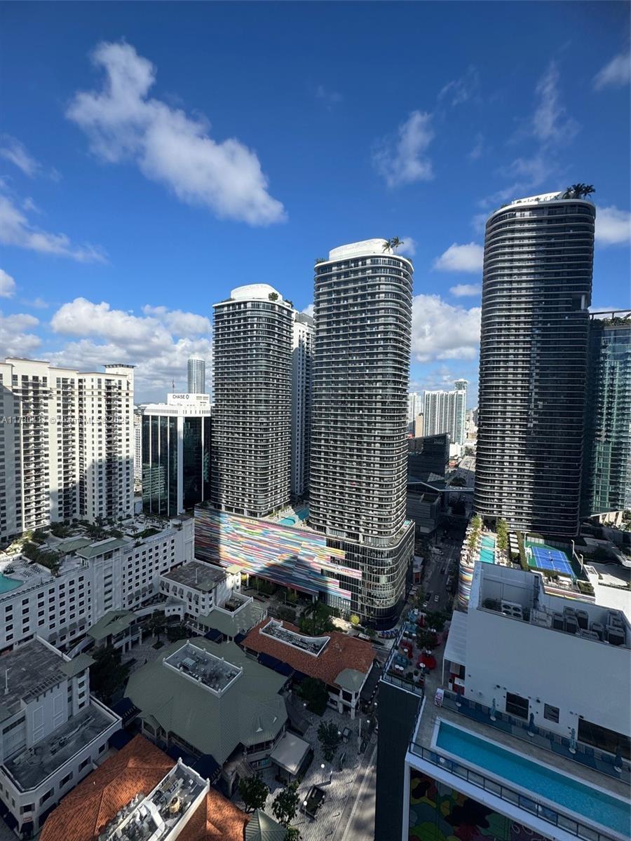 1000 Brickell Plz #3214, Miami FL 33131