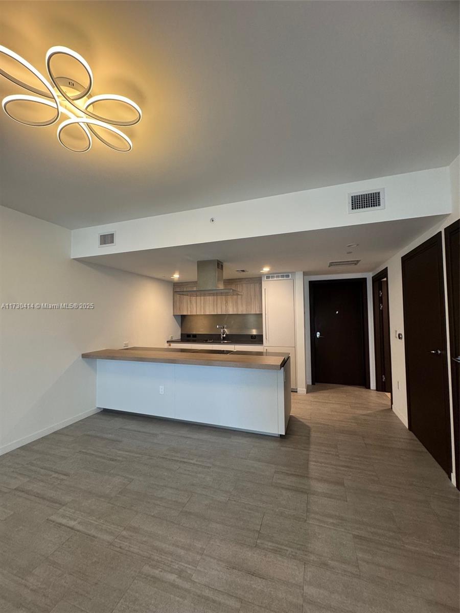 1000 Brickell Plz #3214, Miami FL 33131