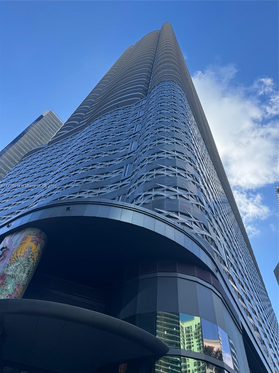 1000 Brickell Plz #3214, Miami FL 33131