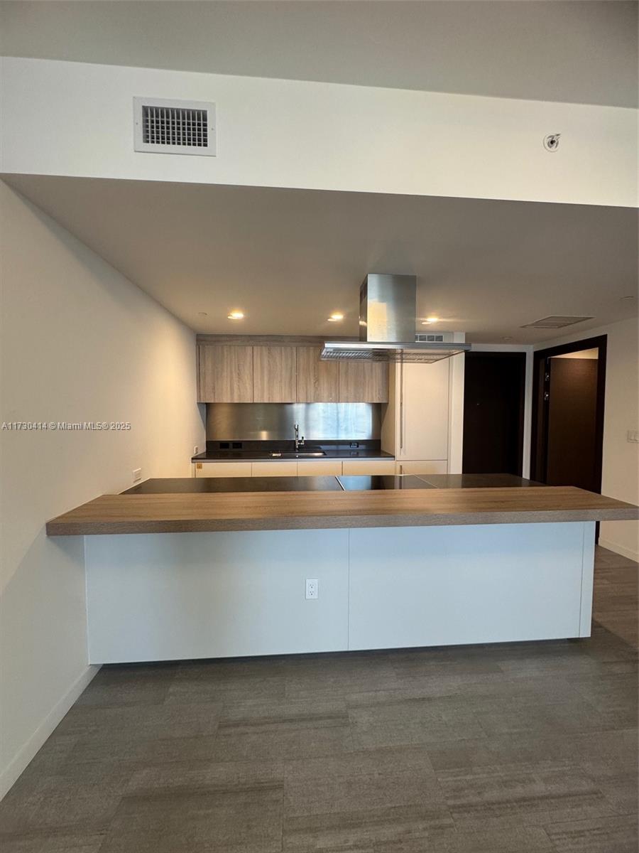1000 Brickell Plz #3214, Miami FL 33131