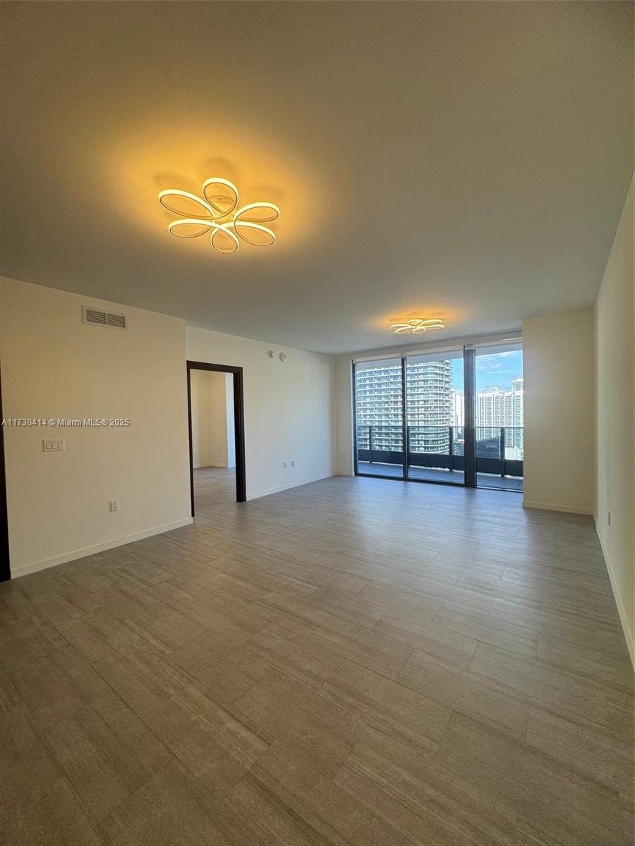 1000 Brickell Plz #3214, Miami FL 33131