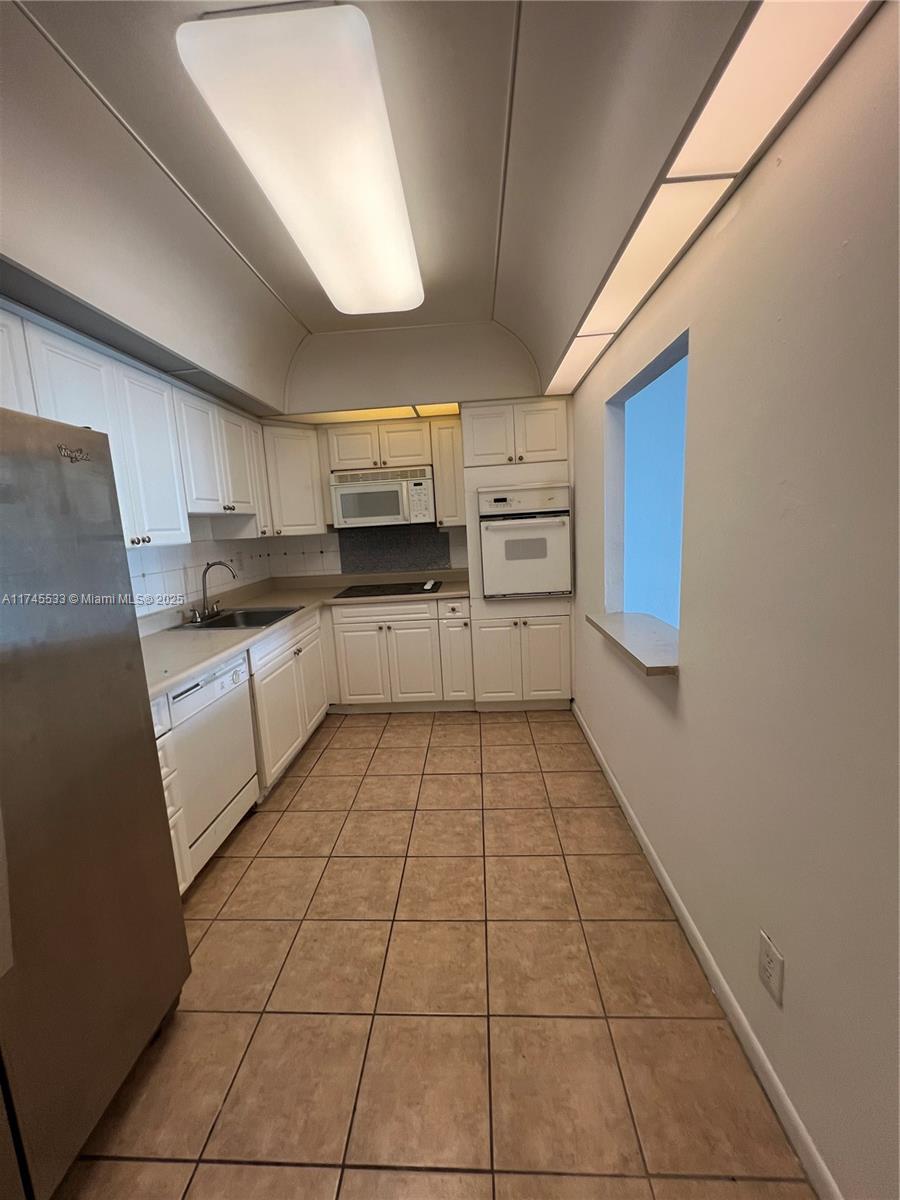 Listing Photo 17