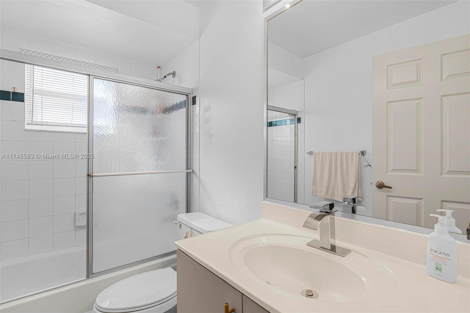 Listing Photo 14