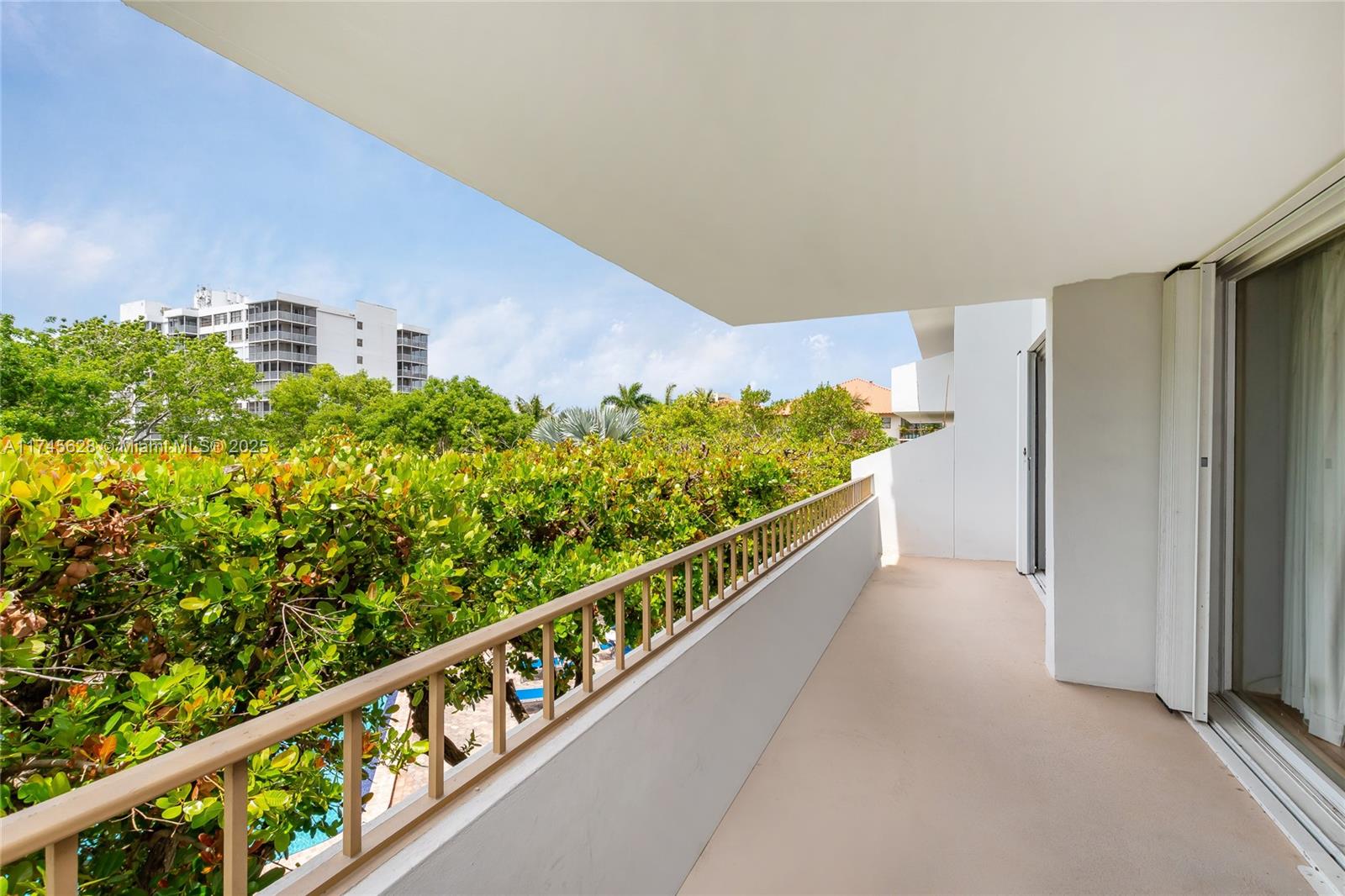 155 Ocean Lane Dr #303, Key Biscayne FL 33149