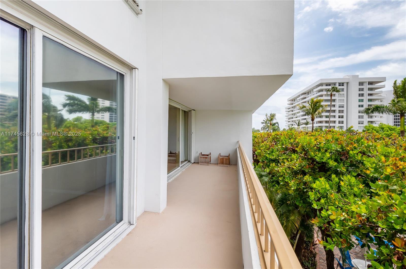 155 Ocean Lane Dr #303, Key Biscayne FL 33149