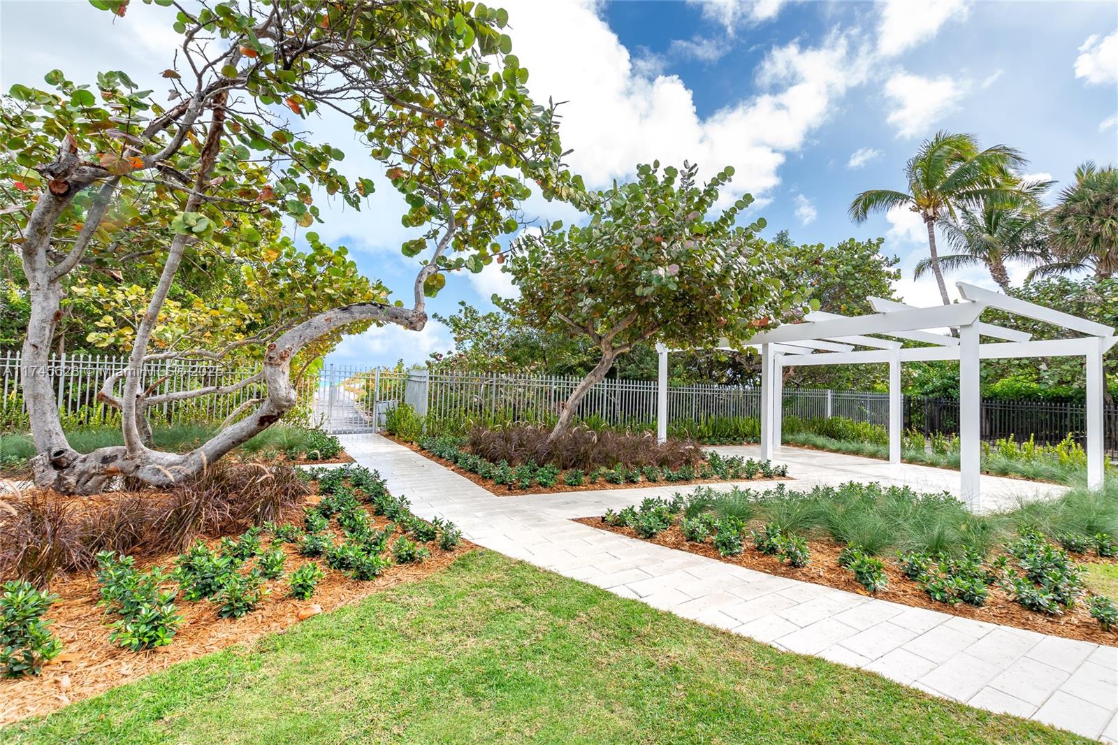 155 Ocean Lane Dr #303, Key Biscayne FL 33149