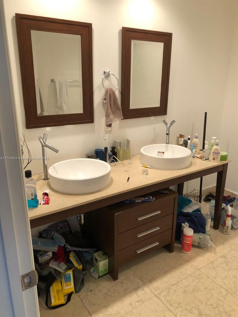 495 Brickell Ave #4806, Miami FL 33131