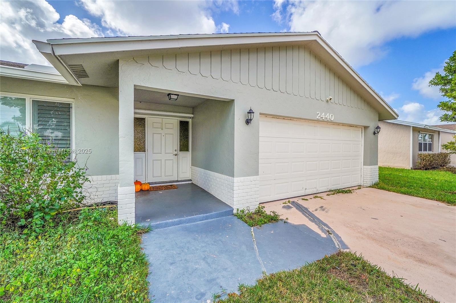 2440 SW 12th St, Deerfield Beach, Florida image 1