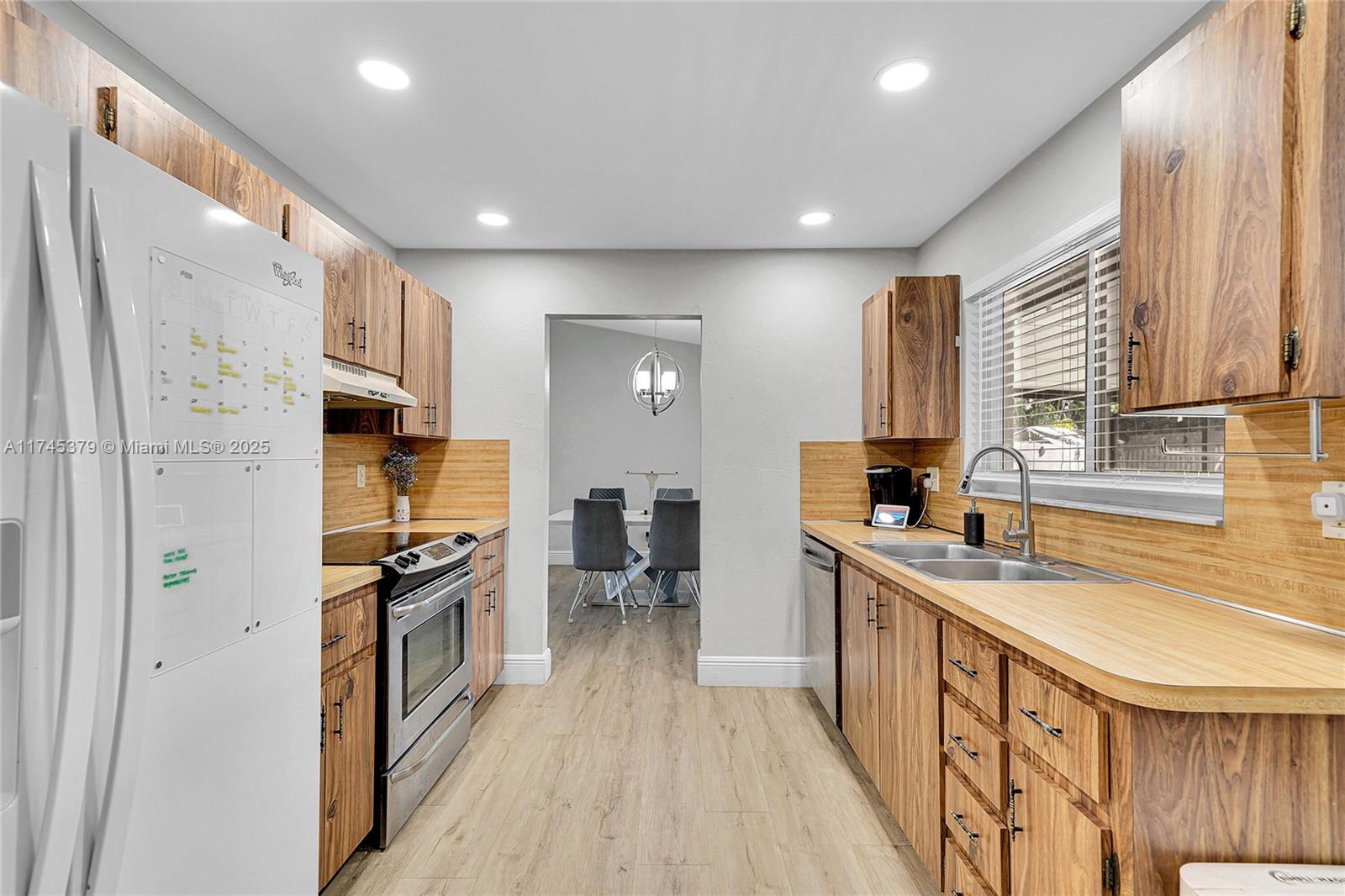 2440 SW 12th St, Deerfield Beach, Florida image 12