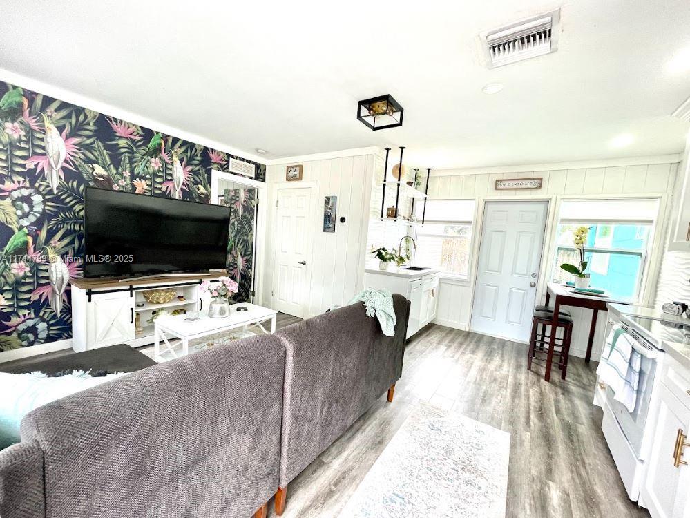 1218 N 24th Ave, Hollywood, Florida image 24