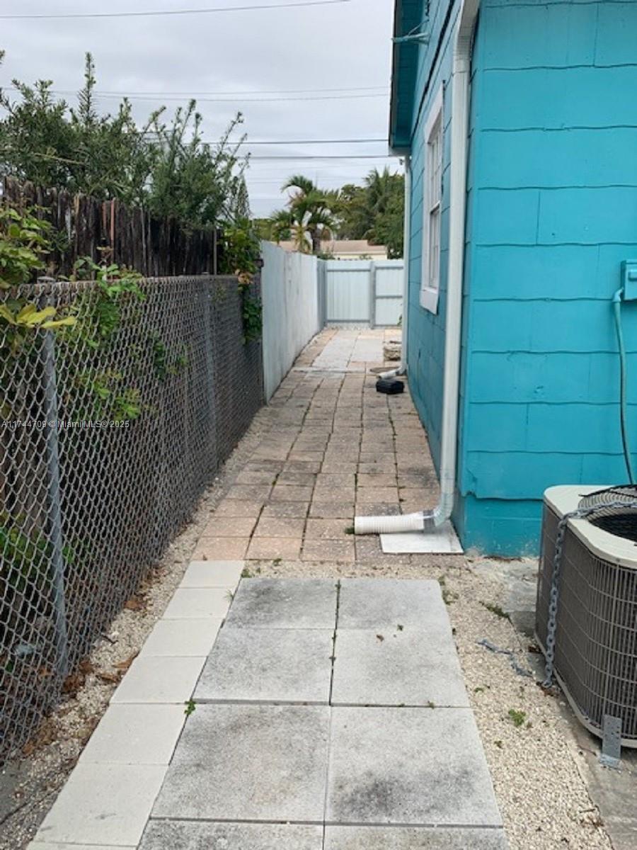 1218 N 24th Ave, Hollywood, Florida image 40