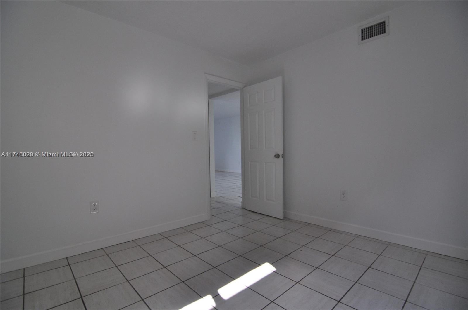 10090 NW 80th Ct #1447, Hialeah Gardens, Florida image 4