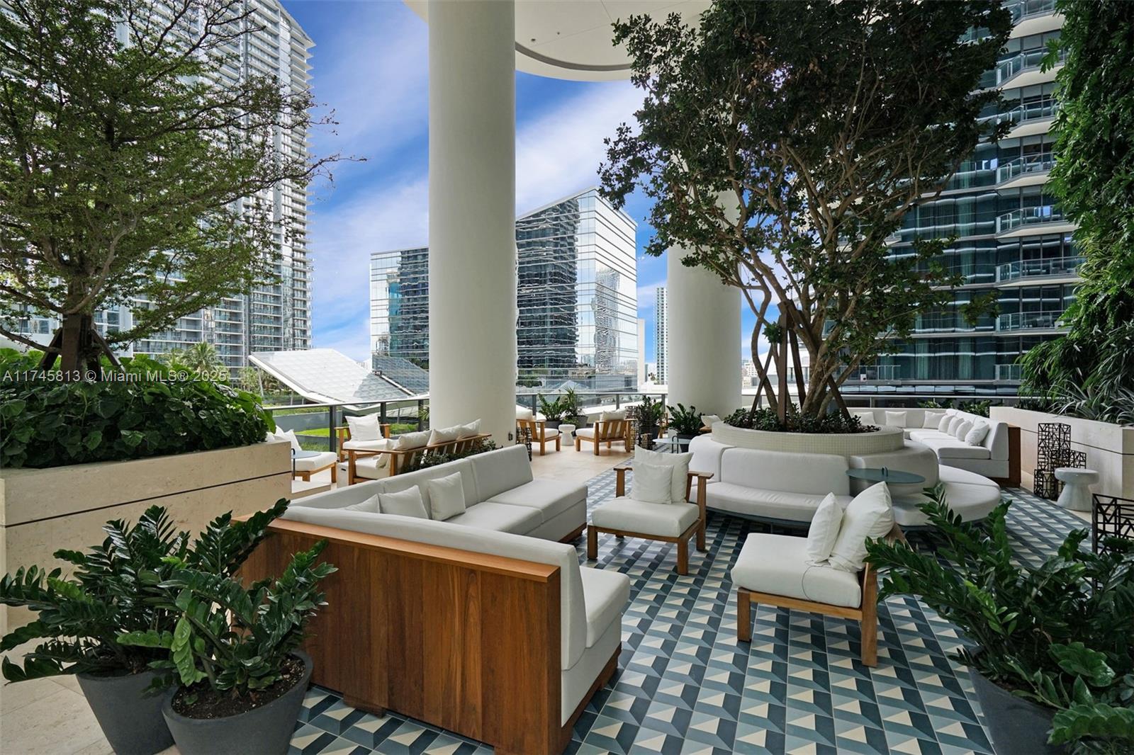 Condo for Sale in Miami, FL