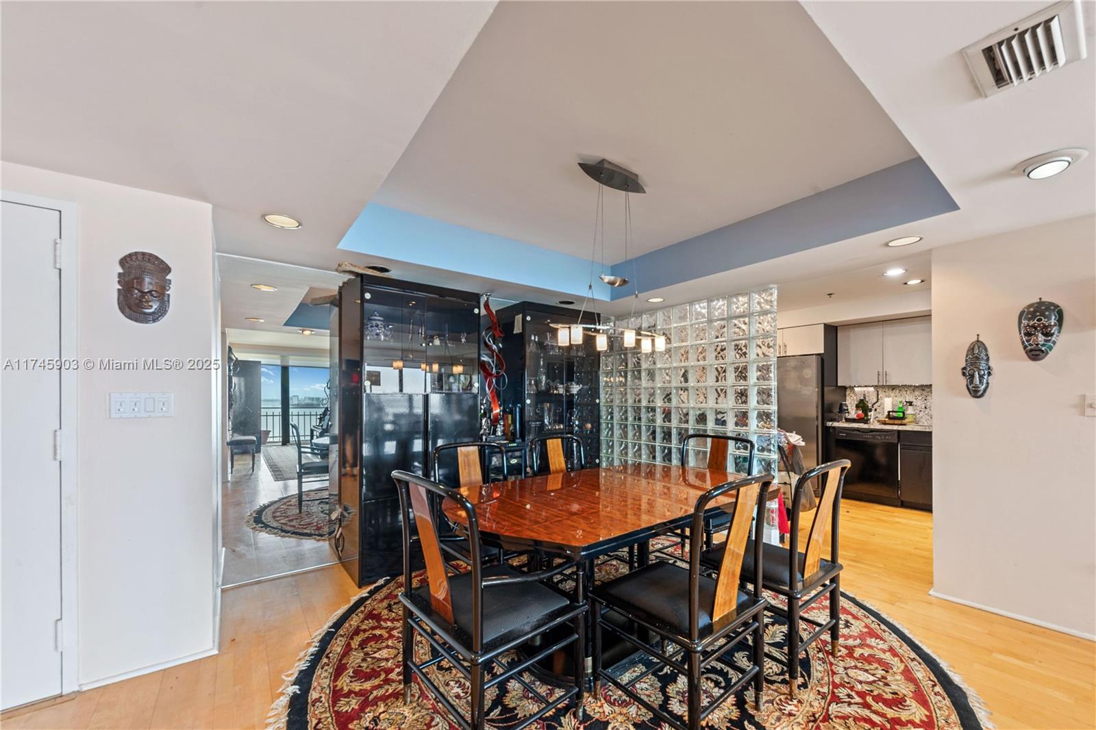 Listing Photo 11
