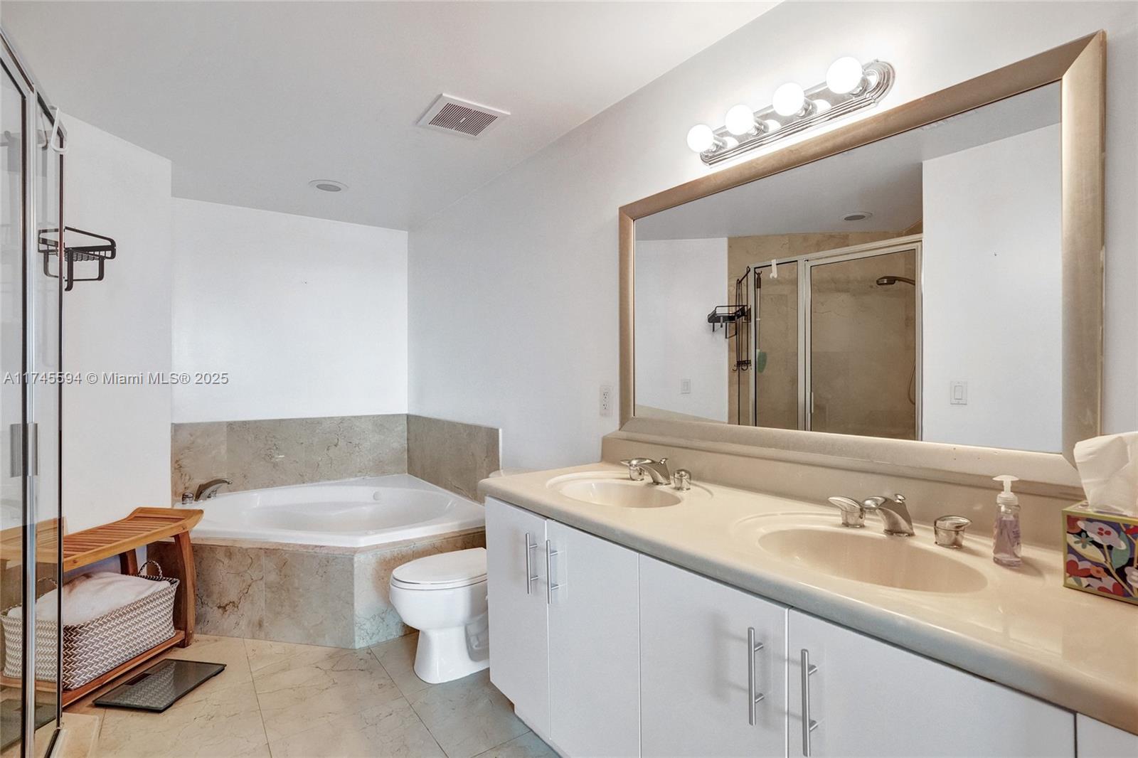 7900 Harbor Island Dr #1113, North Bay Village FL 33141