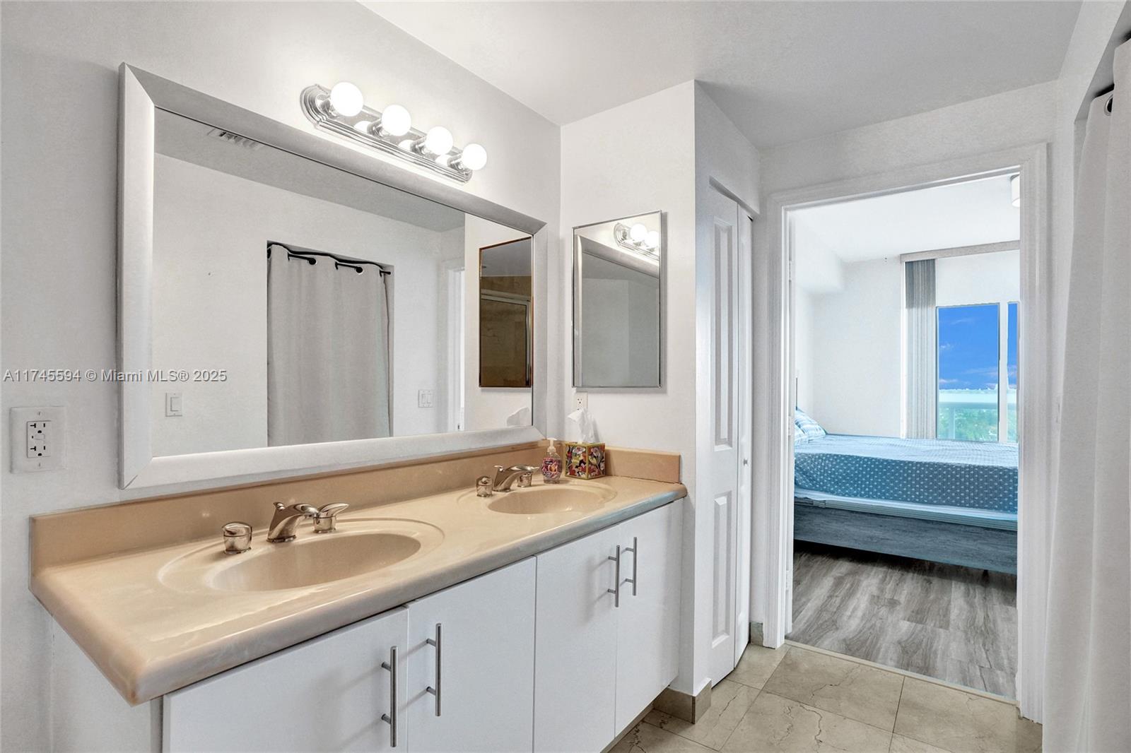 7900 Harbor Island Dr #1113, North Bay Village FL 33141
