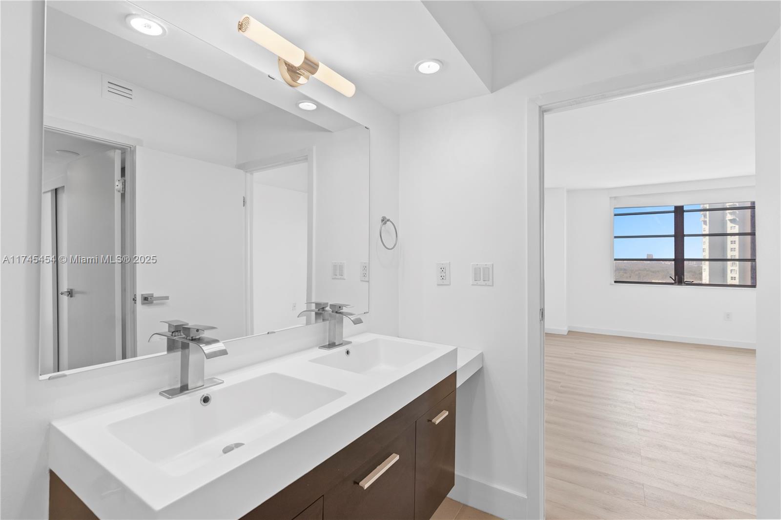 2333 Brickell Ave #1908, Miami FL 33129