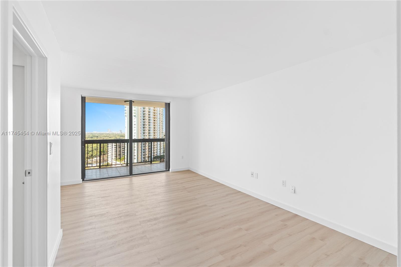 2333 Brickell Ave #1908, Miami FL 33129