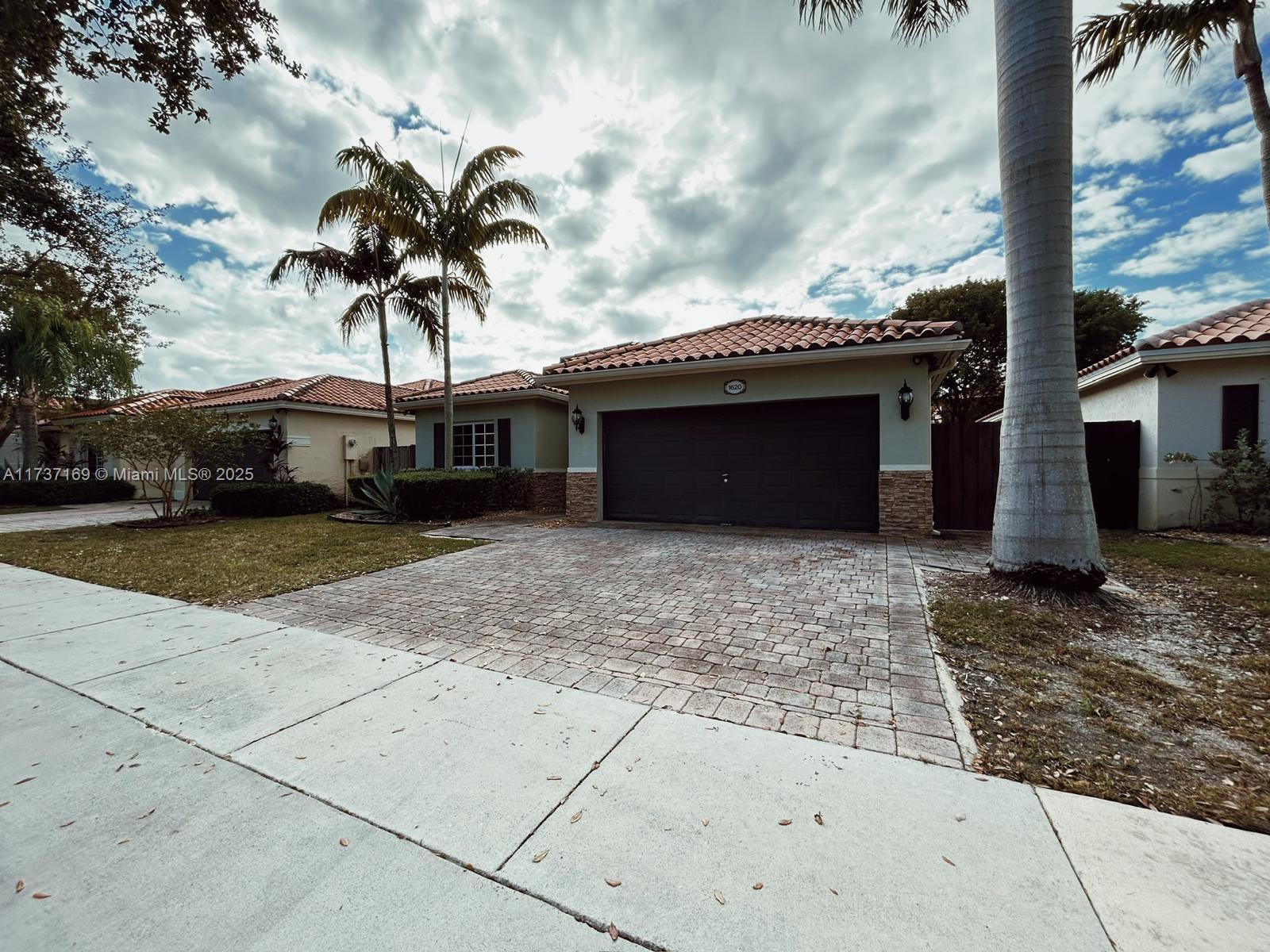 1620 NE 36th Ave, Homestead, Florida image 3