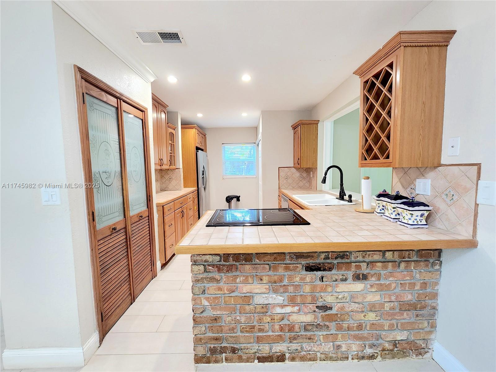 Listing Photo 9