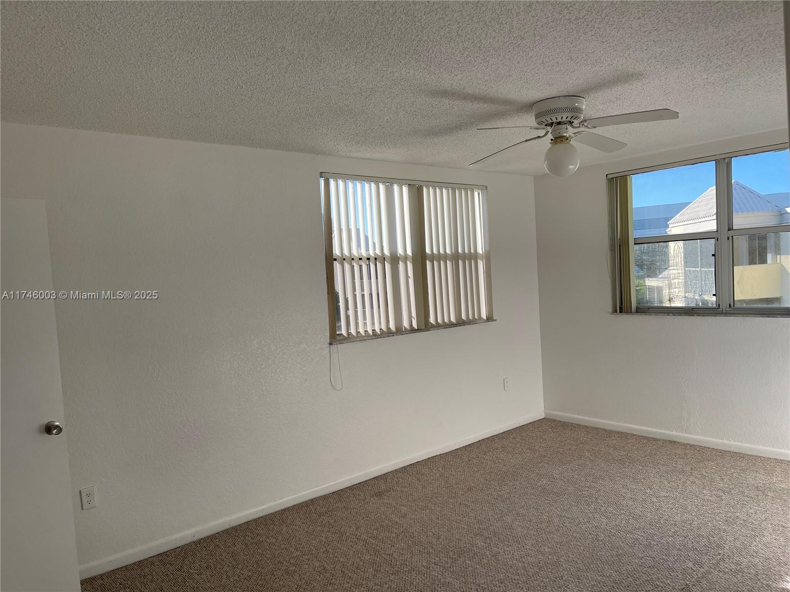 8225 Lake Dr #502, Doral, Florida image 36