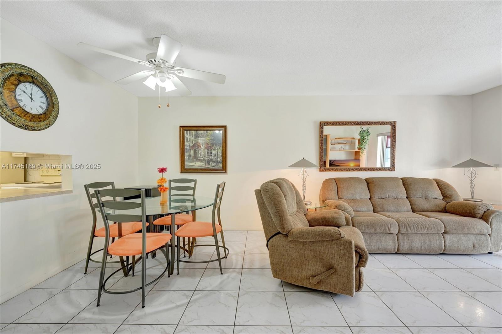 2801 NW 47th Ter #305B, Lauderdale Lakes, Florida image 2