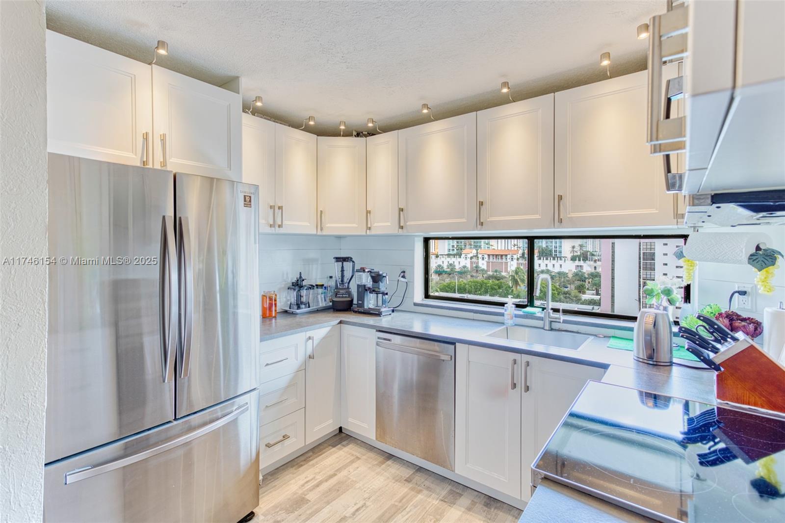 17011 N Bay Rd #1019, Sunny Isles Beach, Florida image 3