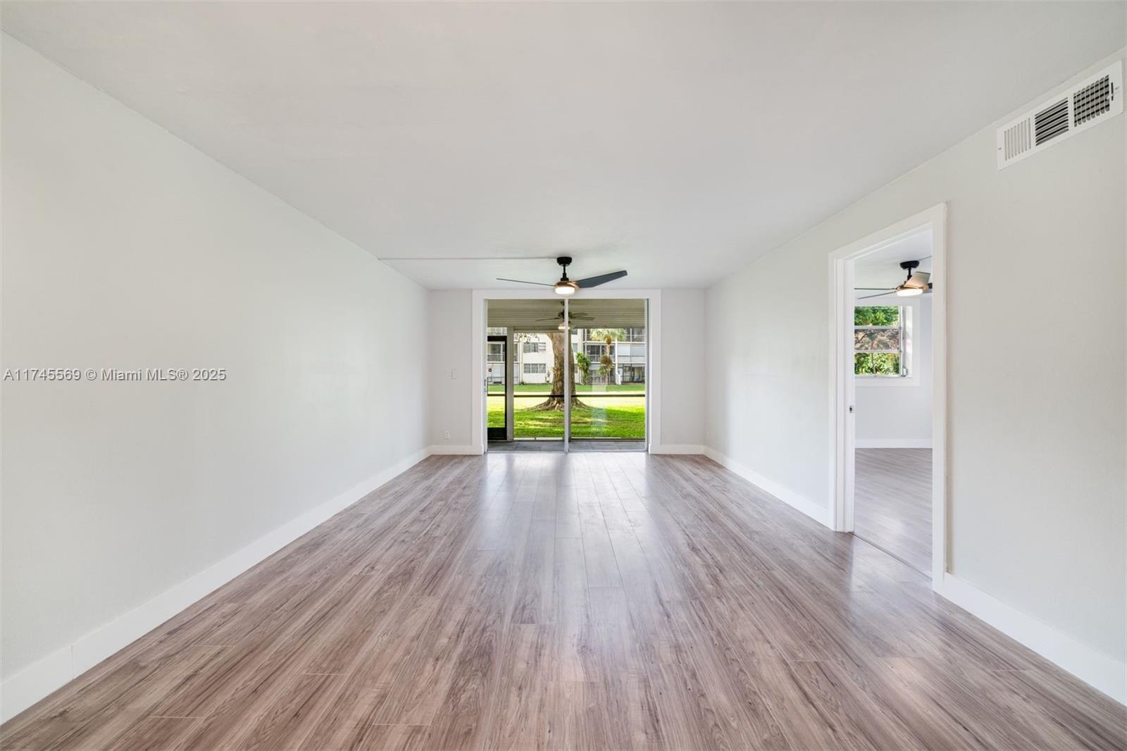 8901 S Hollybrook Blvd #APT 109, Pembroke Pines, Florida image 17