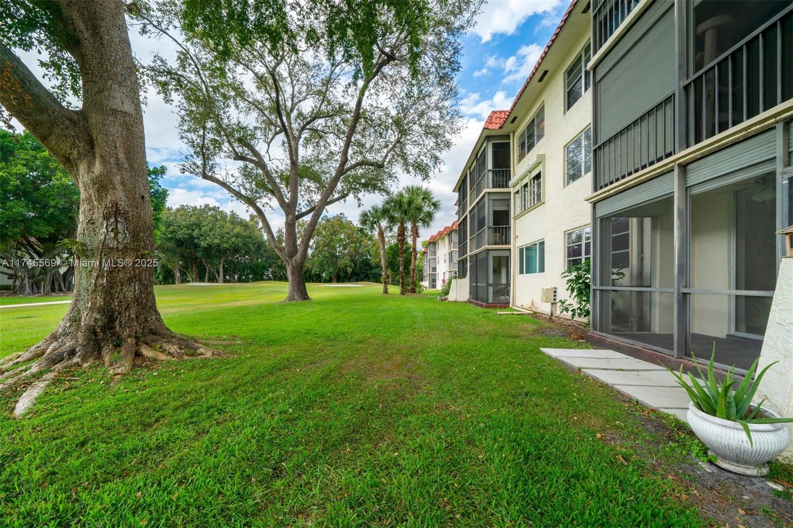 8901 S Hollybrook Blvd #APT 109, Pembroke Pines, Florida image 21