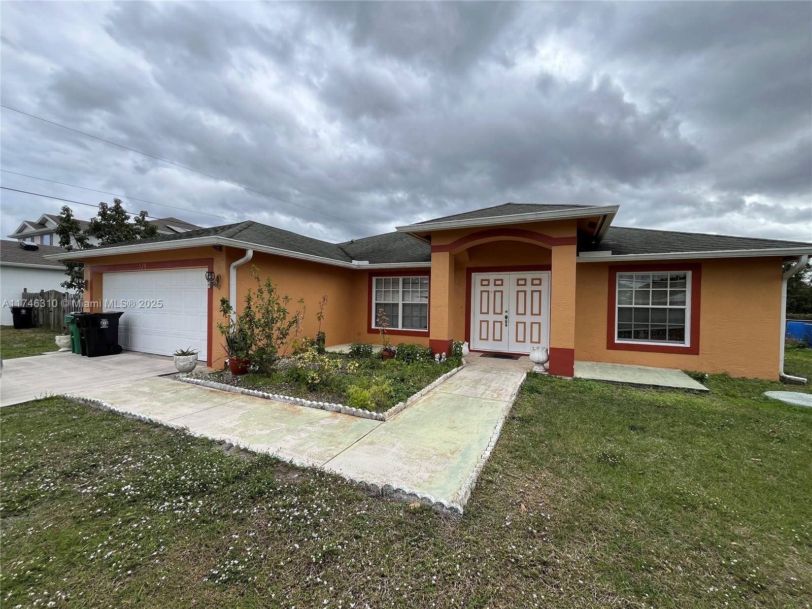 528 NW Placid Ave, Port Saint Lucie, Florida image 1