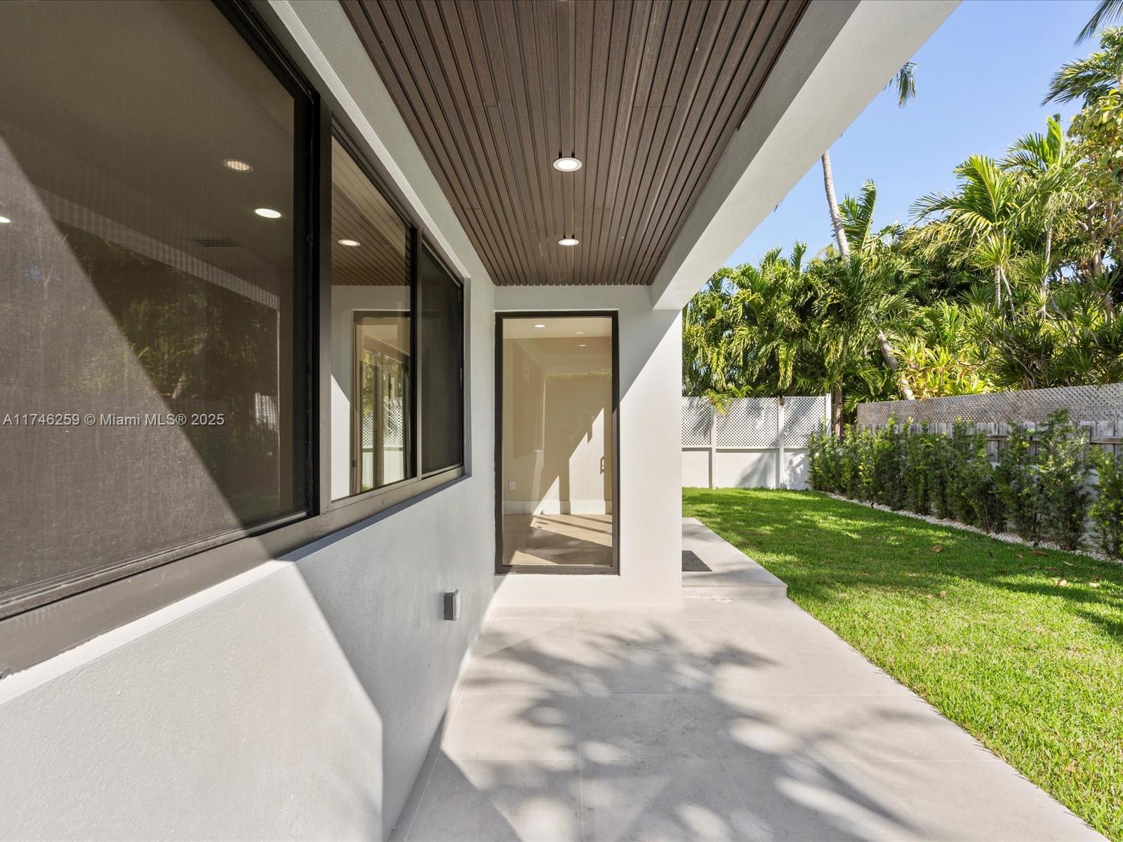 9073 Dickens Ave, Surfside, Florida image 7