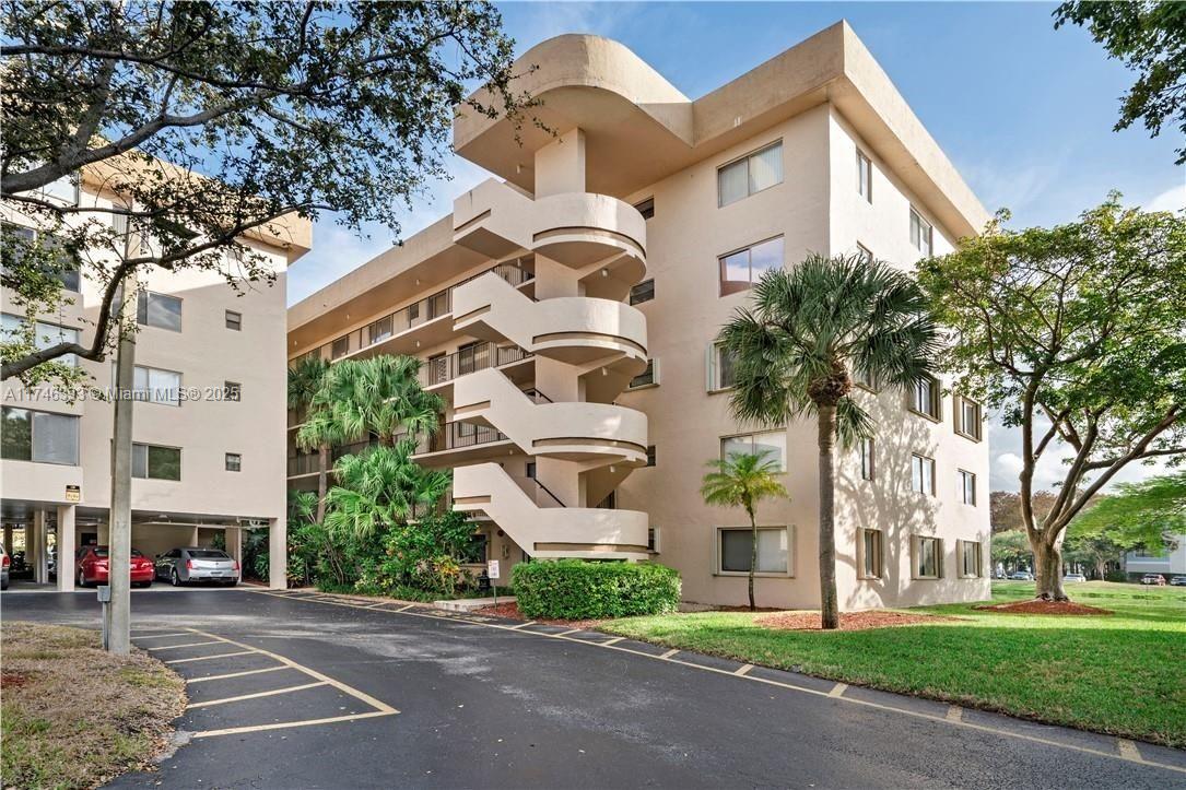 8040 Hampton Blvd #407, North Lauderdale, Florida image 1