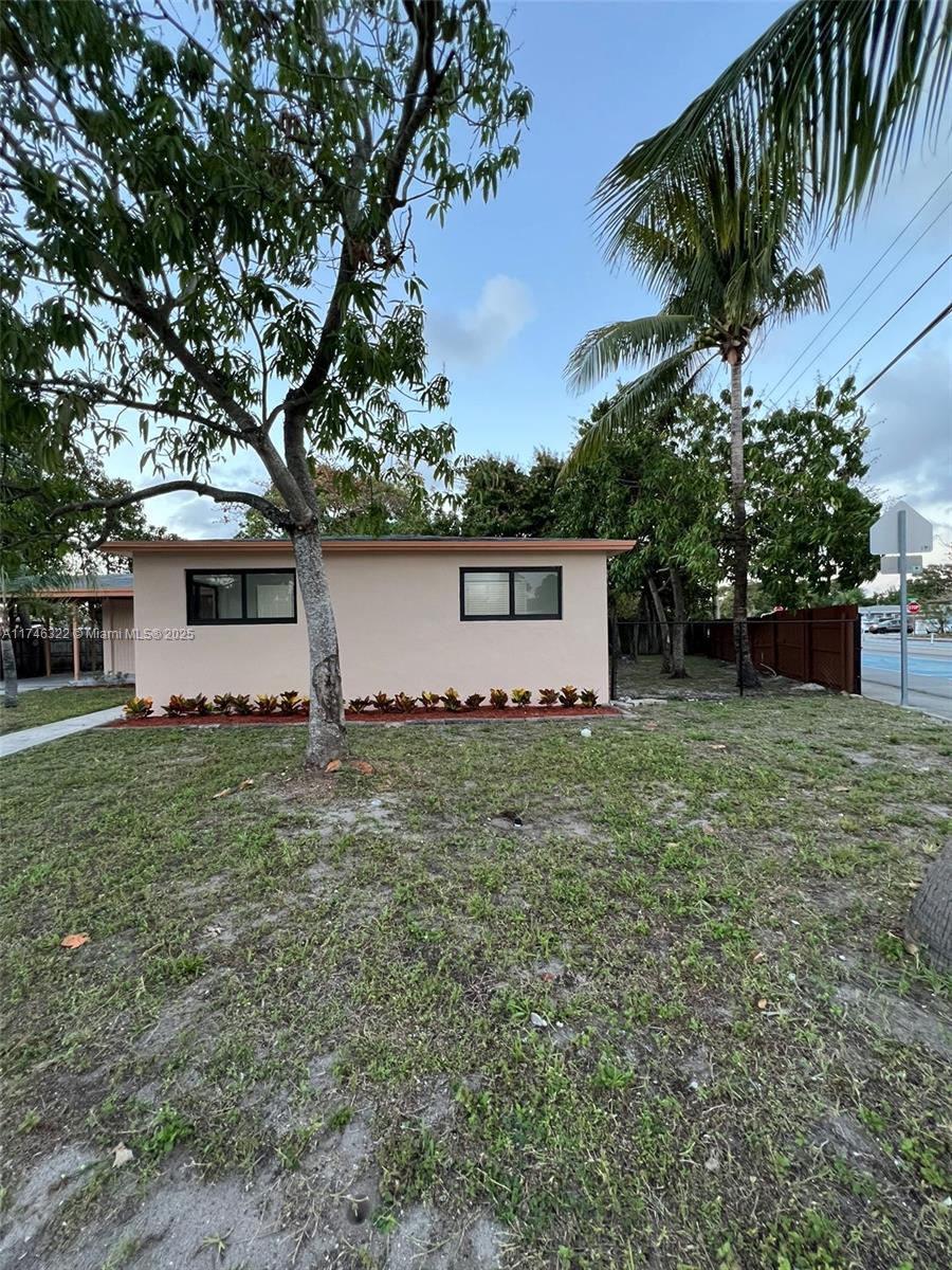 285 NE 43rd St, Deerfield Beach, Florida image 3