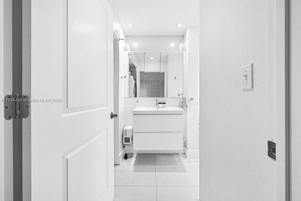 234 Antiquera Ave #15, Coral Gables, Florida image 15