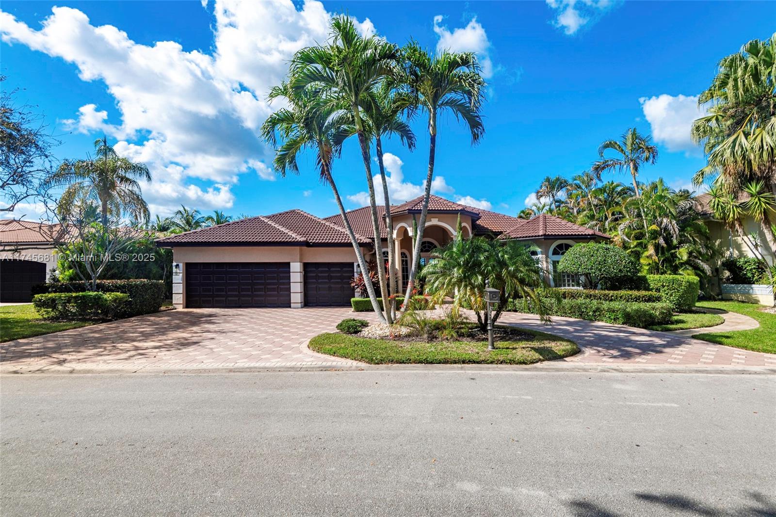 560 W Enclave Cir W, Pembroke Pines, Florida image 3